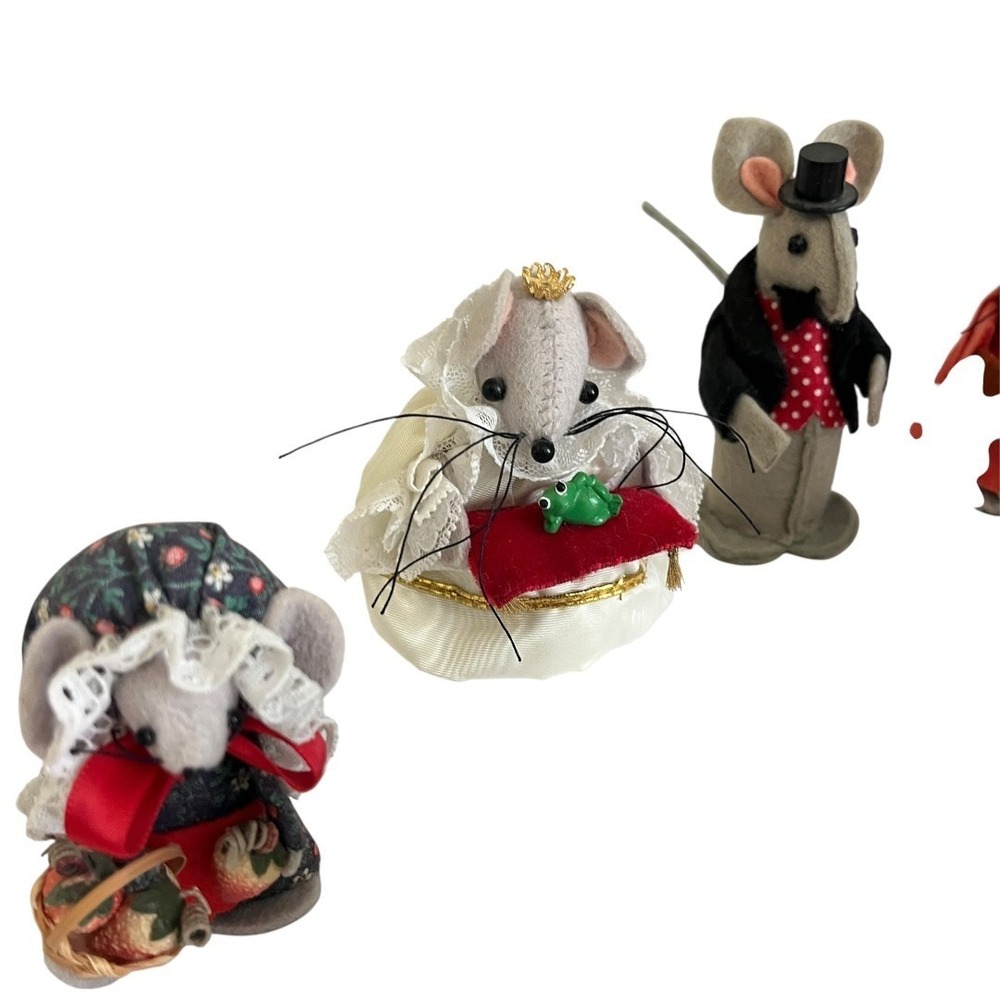 14 Vintage Mice Felt Real Mouse Figurines Mix Style Holiday Patriotic Misc Decor - Picture 10 of 17